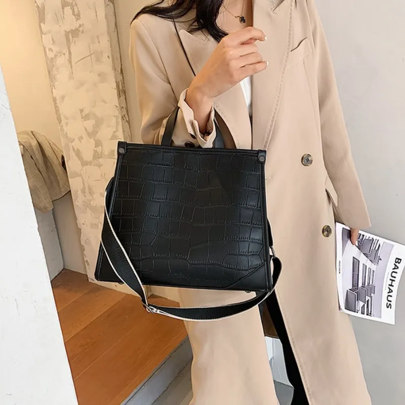 Simple Crocodile-inspired Texture Crossbody Handbags