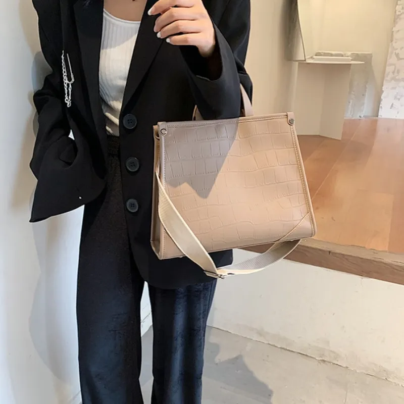 Simple Crocodile-inspired Texture Crossbody Handbags
